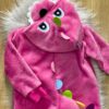 macacão peluciado dinossauro rosa menina fantasia (2)